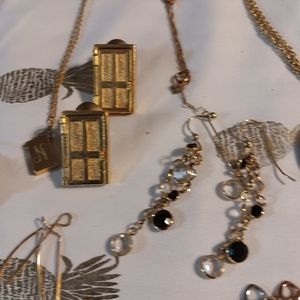 Jewelry lot necklace bracelets earrings I'm selling a lot of them